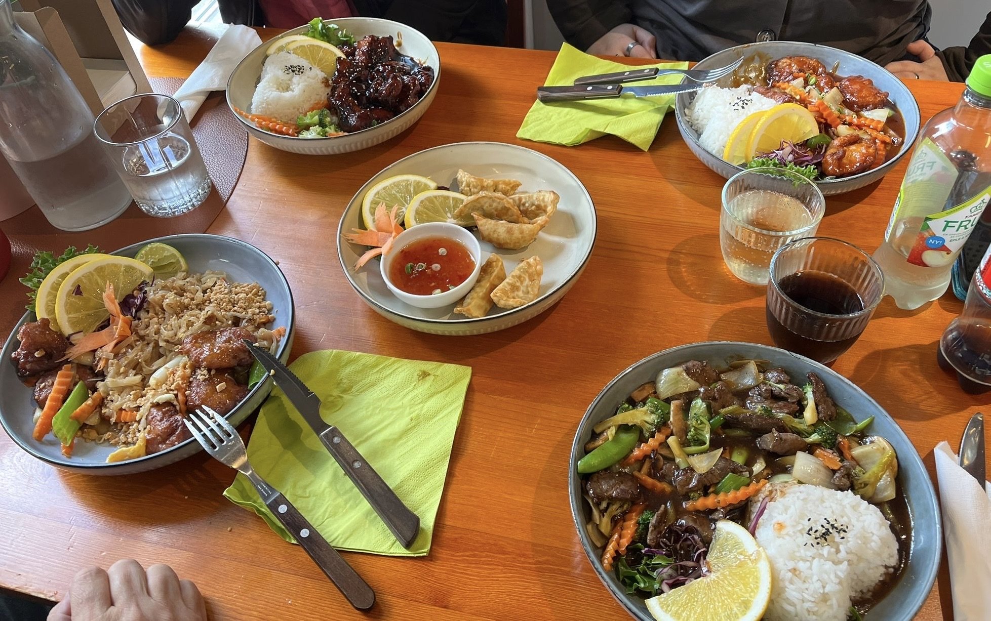 Sunshine food and carving Kvikne Thaimat